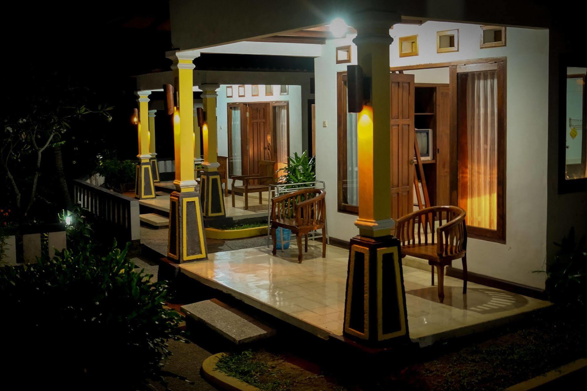 Bali Sunset Hotel Negara  Buitenkant foto